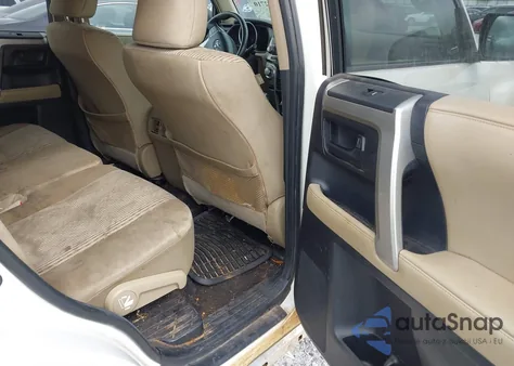 2010 Toyota 4Runner Sr5 V6 z USA, uszkodzony, nr VIN JTEZU5JR8A5004982